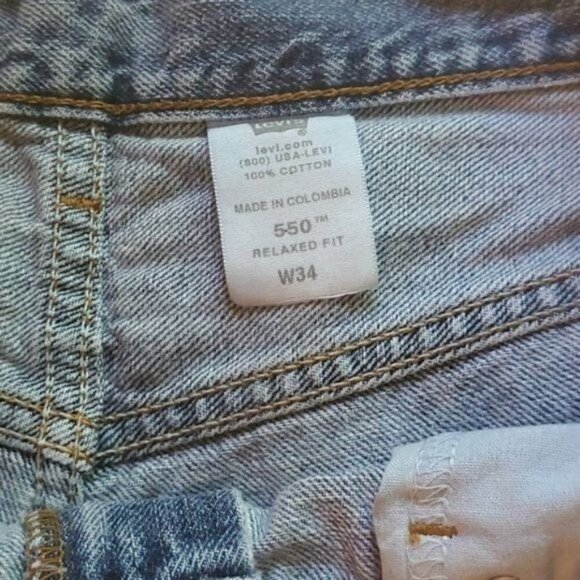 Levi's 550 Relaxed Fit Sz. 34 Blue Jean Shorts with Pockets - Picture 2 of 5